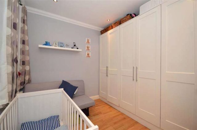  Image of 2 bedroom Apartment for sale in Purley Park Road Purley CR8 at Purley Surrey Purley, CR8 2BT